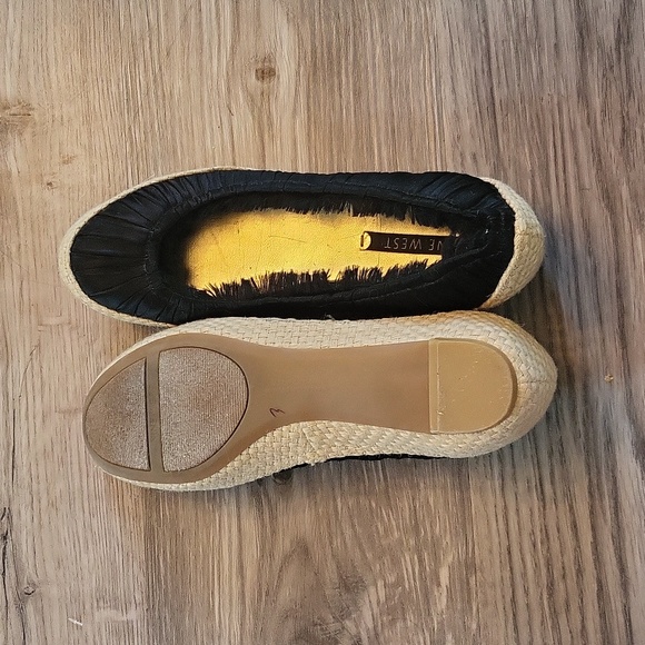 Nine West l slip ons l slight wedge l new l 7.5 l Black satin color l Ladies - Picture 6 of 8